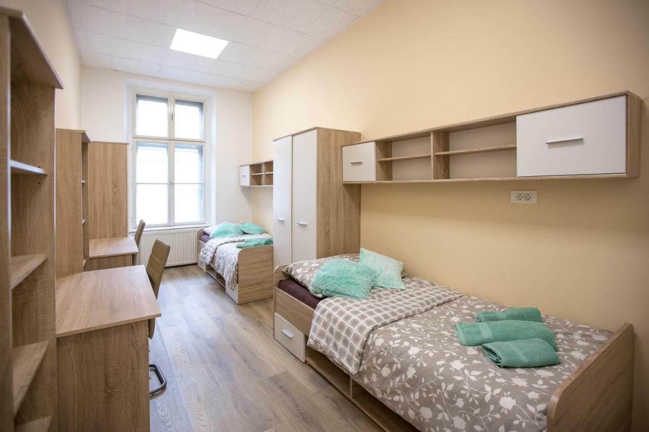 Minidorm Rooms In Heart Of City Center Maribor Exterior photo
