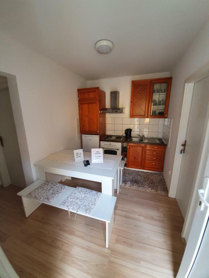 Minidorm Rooms In Heart Of City Center Maribor Exterior photo